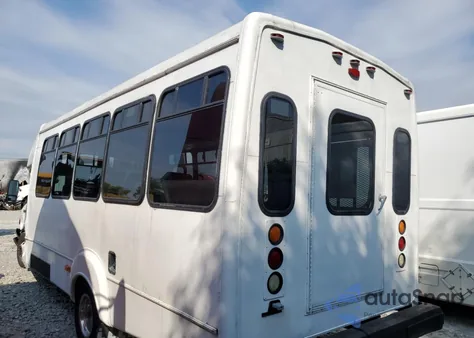 2006 Ford Econoline E450 Super Duty Cutaway Van from USA, damaged, VIN 1FDXE45S56HA97770